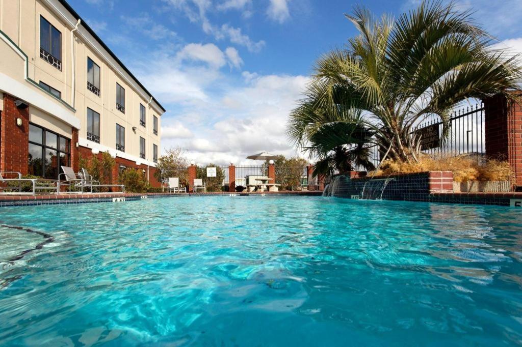 Holiday Inn Express Crockett By Ihg Exterior foto